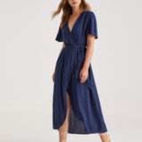 Commense Dresses & Skirts - V-Neck Wrap Side Tie Midi Dress